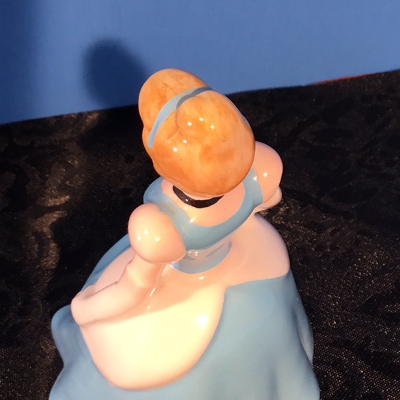 Vtg. Cinderella Disney Ceramic Figurine - Picture 7 of 16